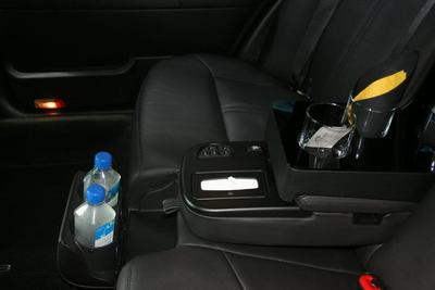 Sedan - Lincoln Town Car