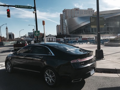 Sedan - Lincoln MKZ - Standard
