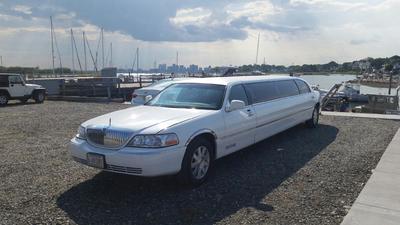 Stretch Limo - Lincoln Town Car