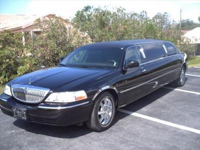 Stretch Limo - Lincoln Town Car