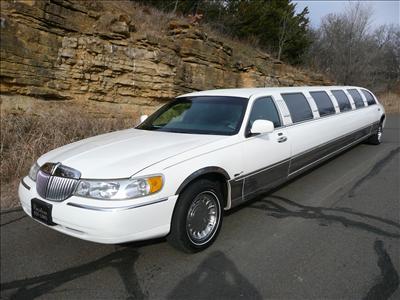 Stretch Limo - Lincoln Town Car