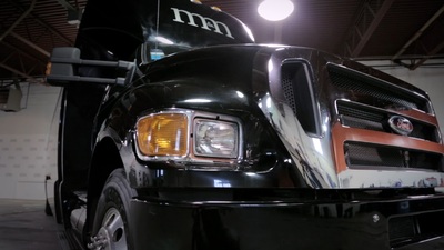Mini-Bus - Limo / Party Style 