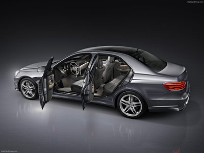 Luxury Sedan - Mercedes Benz E-Class