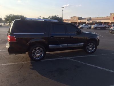 SUV - Lincoln Navigator L