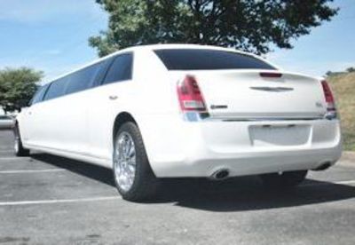 Stretch Limo - Chrysler 300