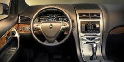 Sedan - Lincoln Town Car
