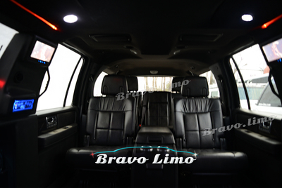 Stretch SUV - Lincoln Navigator
