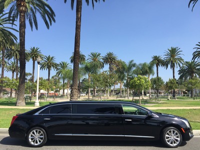 Stretch Limo - Cadillac DTS