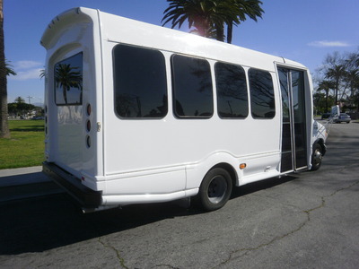 Mini-Bus - Limo / Party Style 