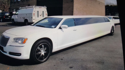 Stretch Limo - Chrysler 300