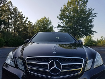 Luxury Sedan - Mercedes Benz E-Class