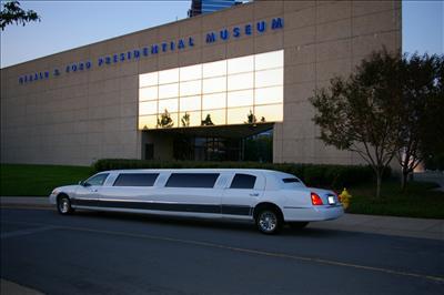 Stretch Limo - Lincoln Town Car