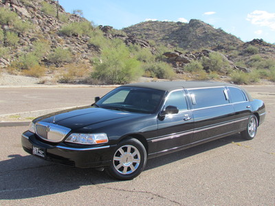 Stretch Limo - Lincoln Town Car