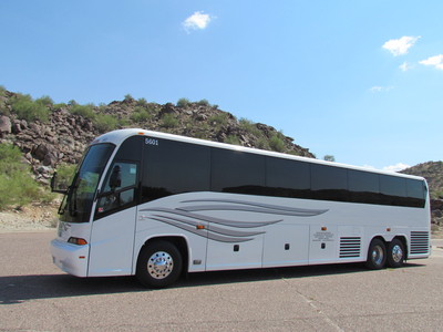 MotorCoach - Deluxe Motor Coach 