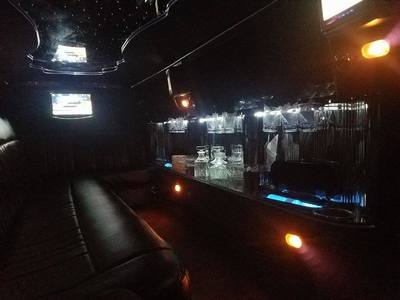 Stretch Limo - Lincoln Town Car