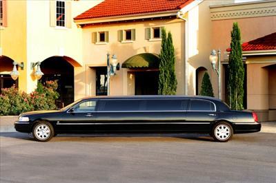 Stretch Limo - Lincoln Town Car