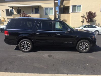 SUV - Lincoln Navigator L