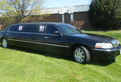 Stretch Limo - Lincoln Town Car