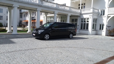 Van - Mercedes Benz 