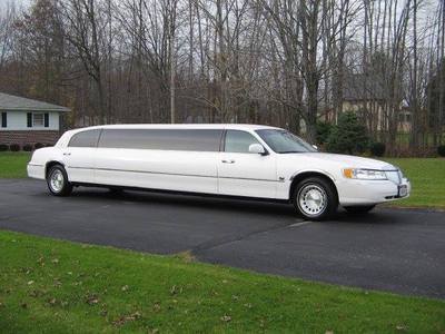 Stretch Limo - Lincoln Town Car