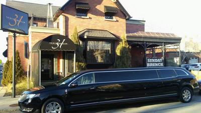 Stretch Limo - Lincoln MKT