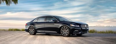 Sedan - Lincoln Town Car