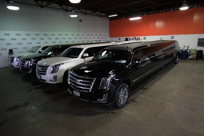 Stretch SUV - Cadillac Escalade