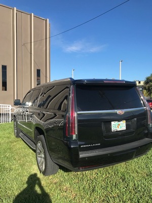 SUV - Cadillac Escalade ESV