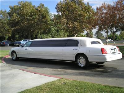 Stretch Limo - Lincoln Town Car