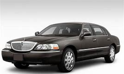 Sedan - Lincoln Town Car
