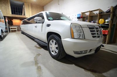 Stretch SUV - Cadillac Escalade