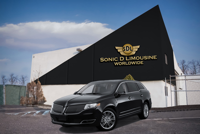 Sedan - Lincoln MKT