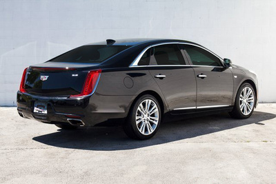 Sedan - Cadillac XTS