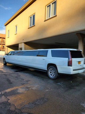 Stretch SUV - Cadillac Escalade