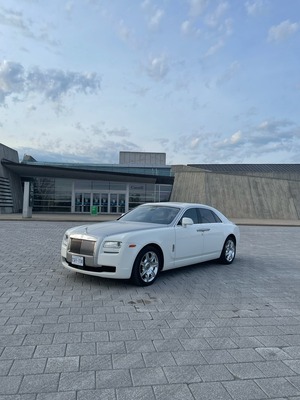 Luxury Sedan - Rolls Royce 