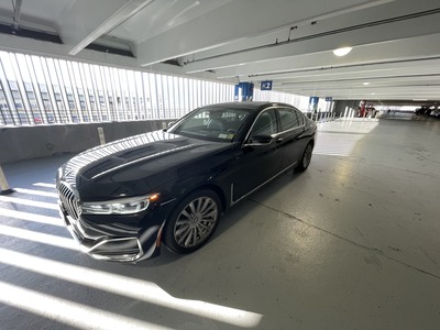 Luxury Sedan - BMW 7-Series