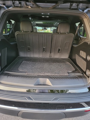 SUV - Chevrolet Suburban
