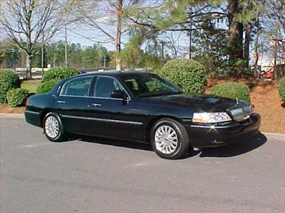 Sedan - Lincoln Town Car