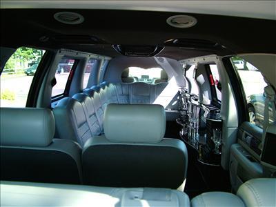 Stretch SUV - Lincoln Navigator
