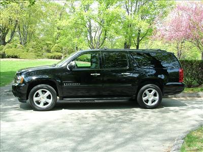 SUV - Chevrolet Suburban