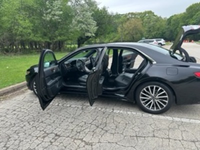 Luxury Sedan - Lincoln Continental