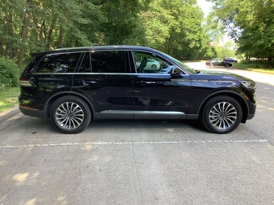 SUV - Lincoln Aviator