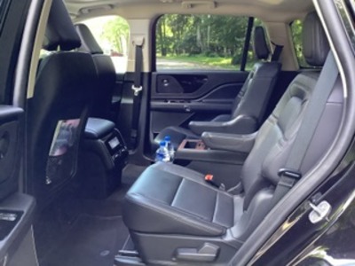 SUV - Lincoln Aviator