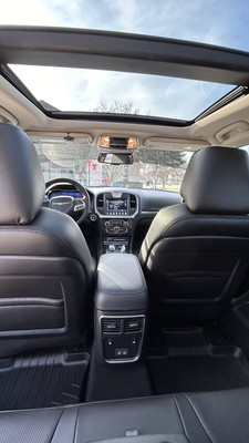 Sedan - Chrysler 300