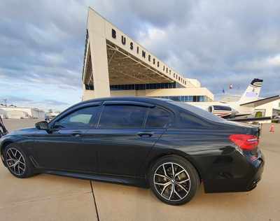 Luxury Sedan - BMW 7-Series