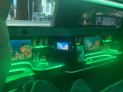 Stretch Limo - Lincoln MKT