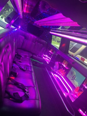 Stretch Limo - Lincoln MKT