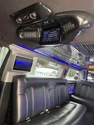 Stretch Limo - Lincoln MKT