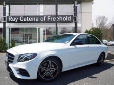Luxury Sedan - Mercedes Benz E-Class