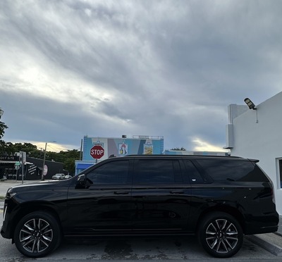 SUV - Cadillac Escalade ESV
